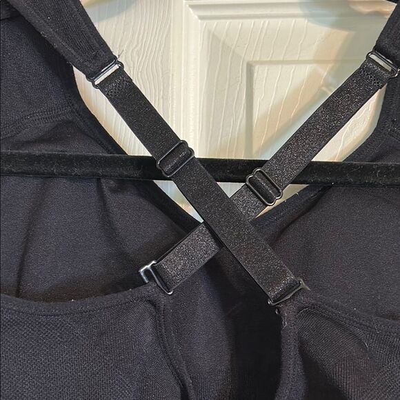 PUMA Black Sports Bra Moisture-Wicking Seamless Breathable Adjustable Large - Picture 4 of 6